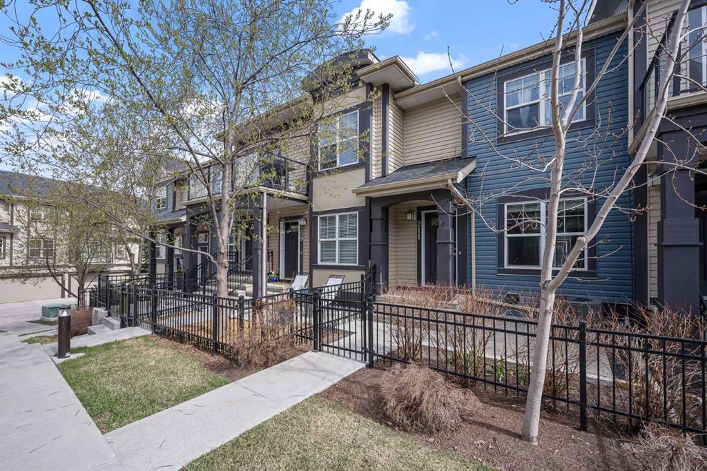 211 Mckenzie Towne Square SE, Calgary, Alberta, T2Z 1E2