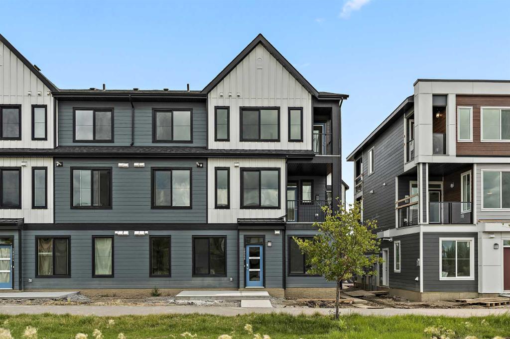 #301 255 Rowmont Boulevard NW, Calgary, Alberta, T3L 0M2