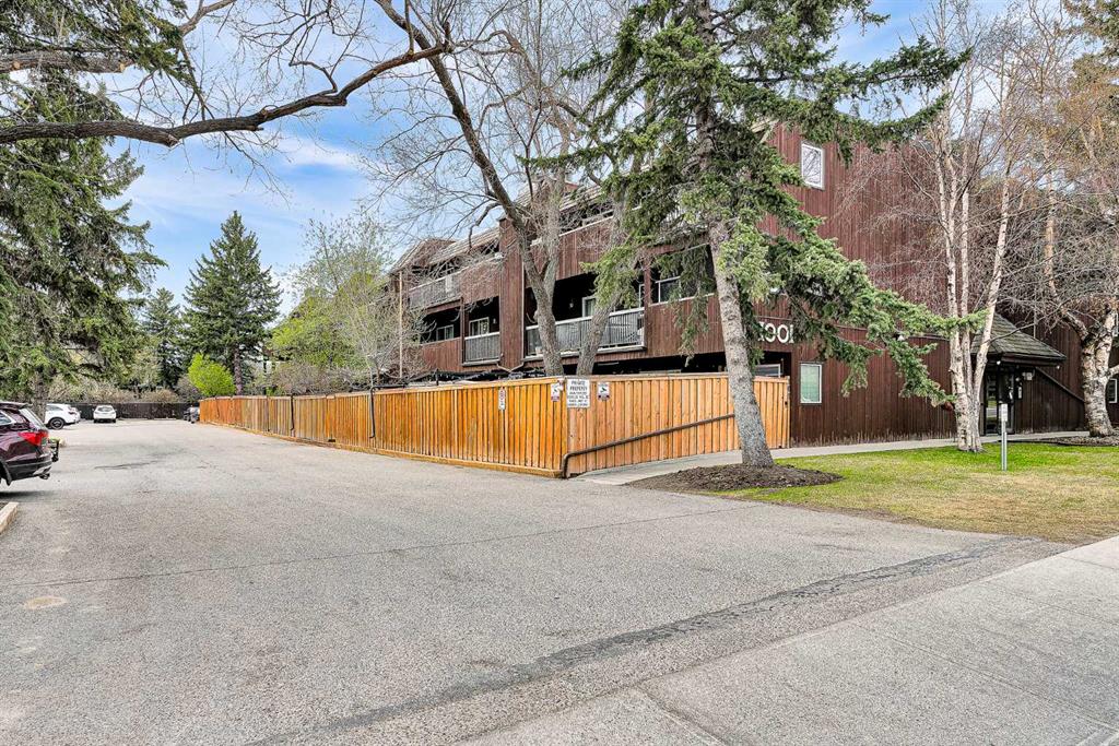 #305 1001 68 Avenue SW, Calgary, Alberta, T2V 4X1