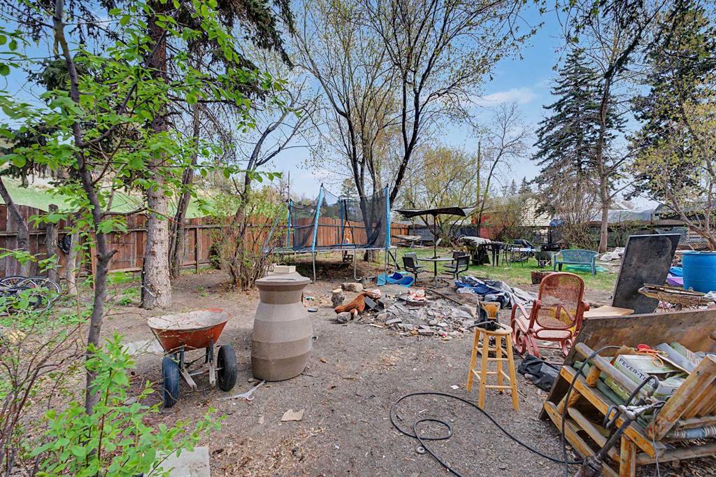 7204 21A Street SE, Calgary, Alberta, T2C 0V7