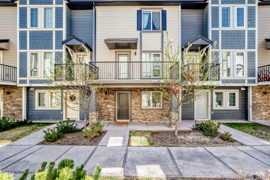 139 Legacy Point SE, Calgary, Alberta, T2X3Z3