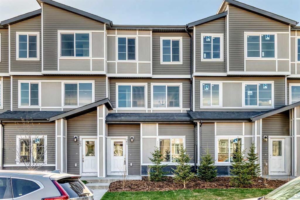 21 Cornergate Place NE, Calgary, Alberta, T3N 2K5