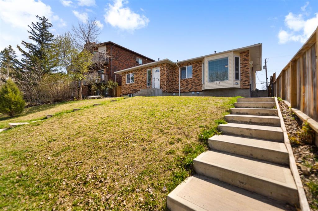 213 25 Avenue NE, Calgary, Alberta, T2E 1Y2