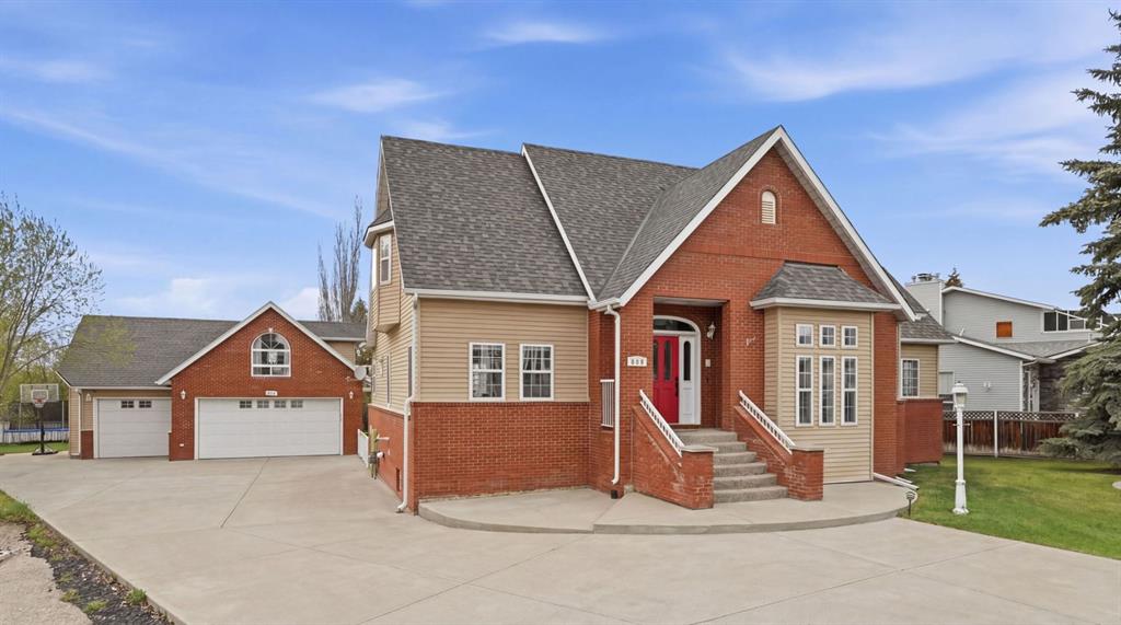 809 East Lakeview Road, Chestermere, Alberta, T1X 1B1