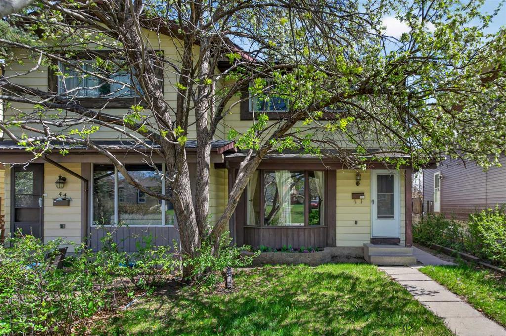 42 Berwick Rise NW, Calgary, Alberta, T3K 1C8