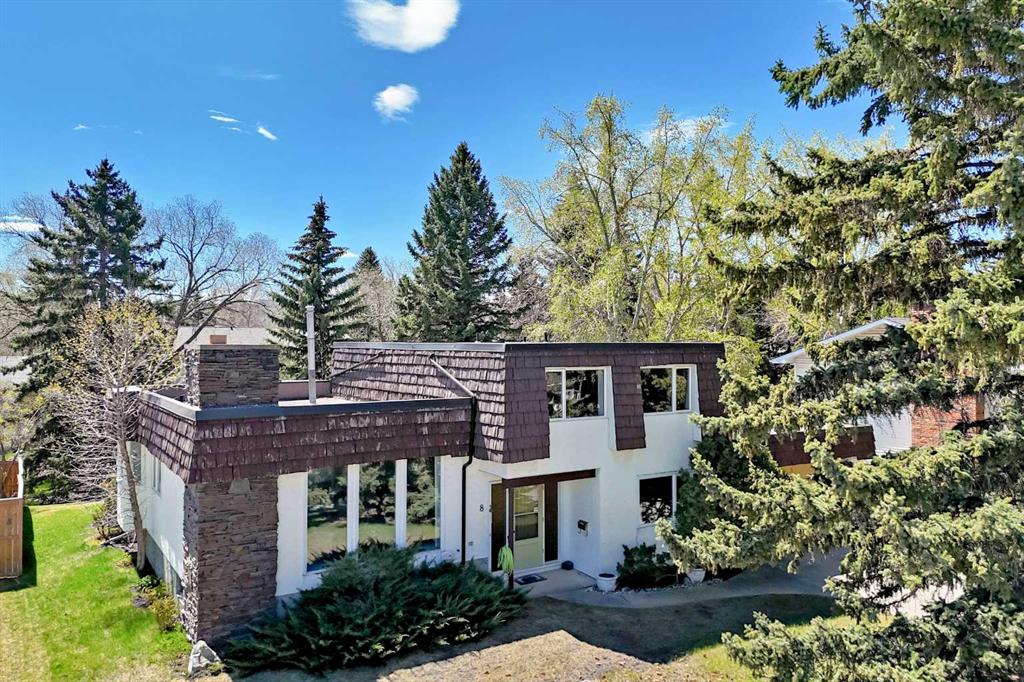 8 Varbrook Place NW, Calgary, Alberta, T3A 0A2