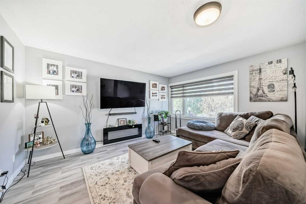 447 Malvern Close NE, Calgary, Alberta, T2A 4W6