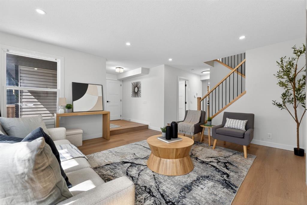 40 Bernard Way NW, Calgary, Alberta, T3K2E9