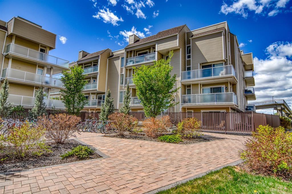 #202 3727 42 Street NW, Calgary, Alberta, T3A 2W3