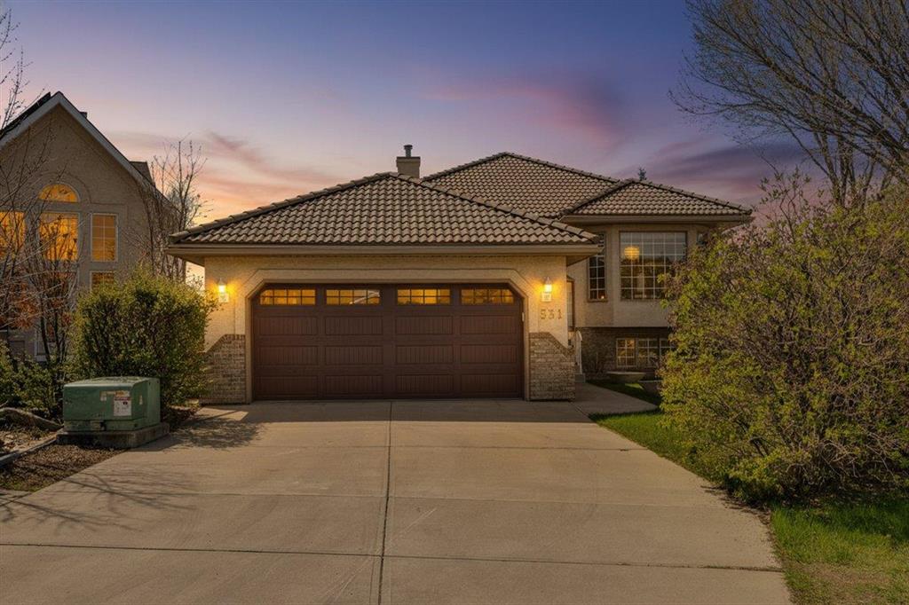 531 Sierra Morena Court SW, Calgary, Alberta, T3H 3C2