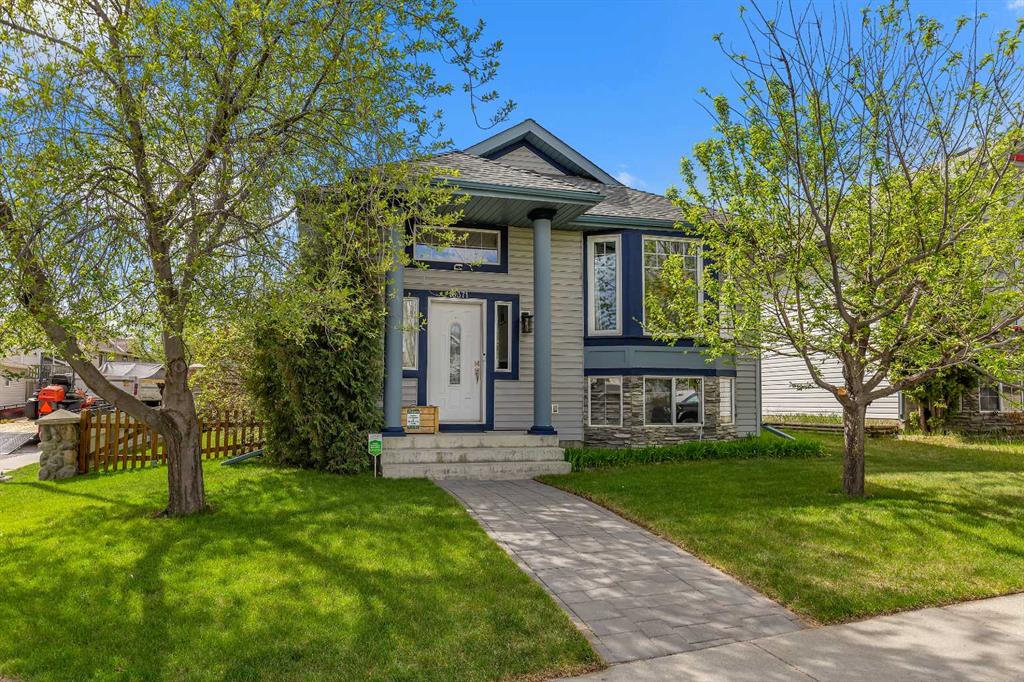 16371 Somercrest Street SW, Calgary, Alberta, T2Y 3M6