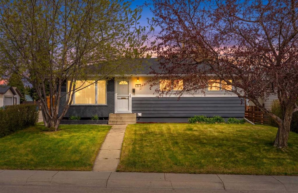 54 Atlanta Crescent SE, Calgary, Alberta, T2J 0Y1