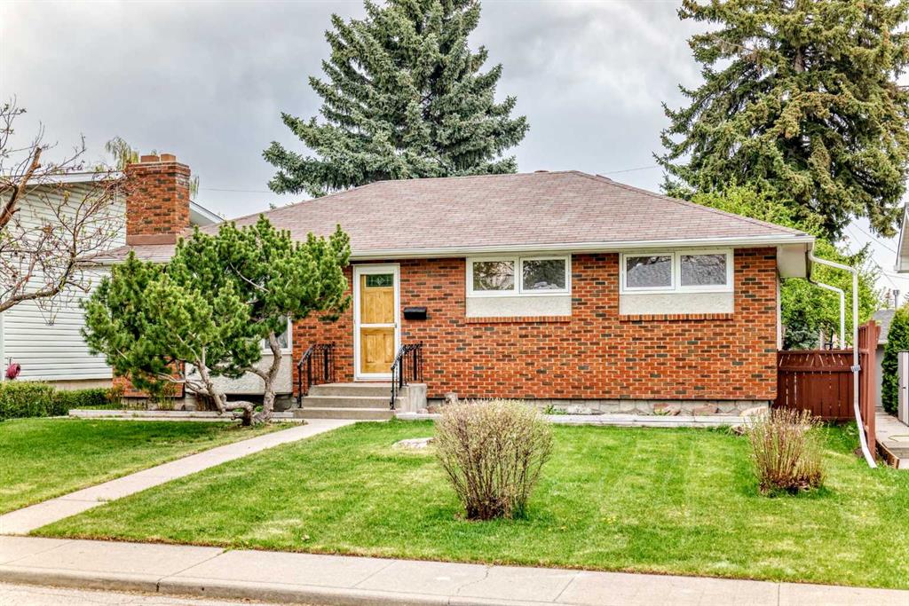 3132 48 Street SW, Calgary, Alberta, T3E 3X7