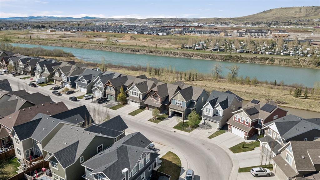 42 Riviera View, Cochrane, Alberta, T4C 0Y7