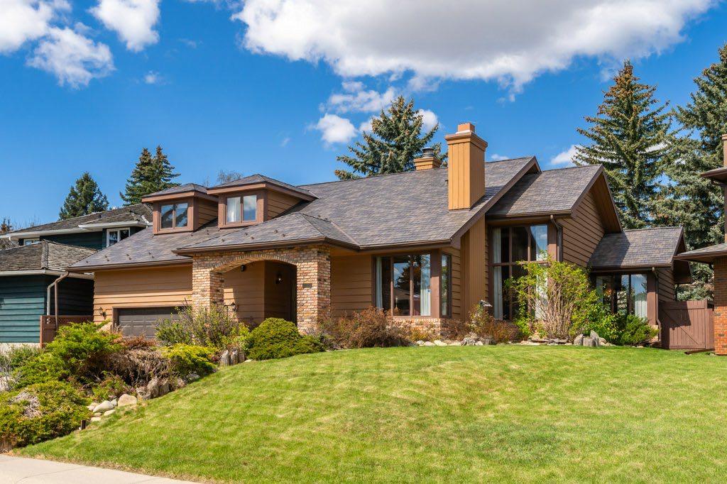 152 Coach Grove Place SW, Calgary, Alberta, T3H 1J2