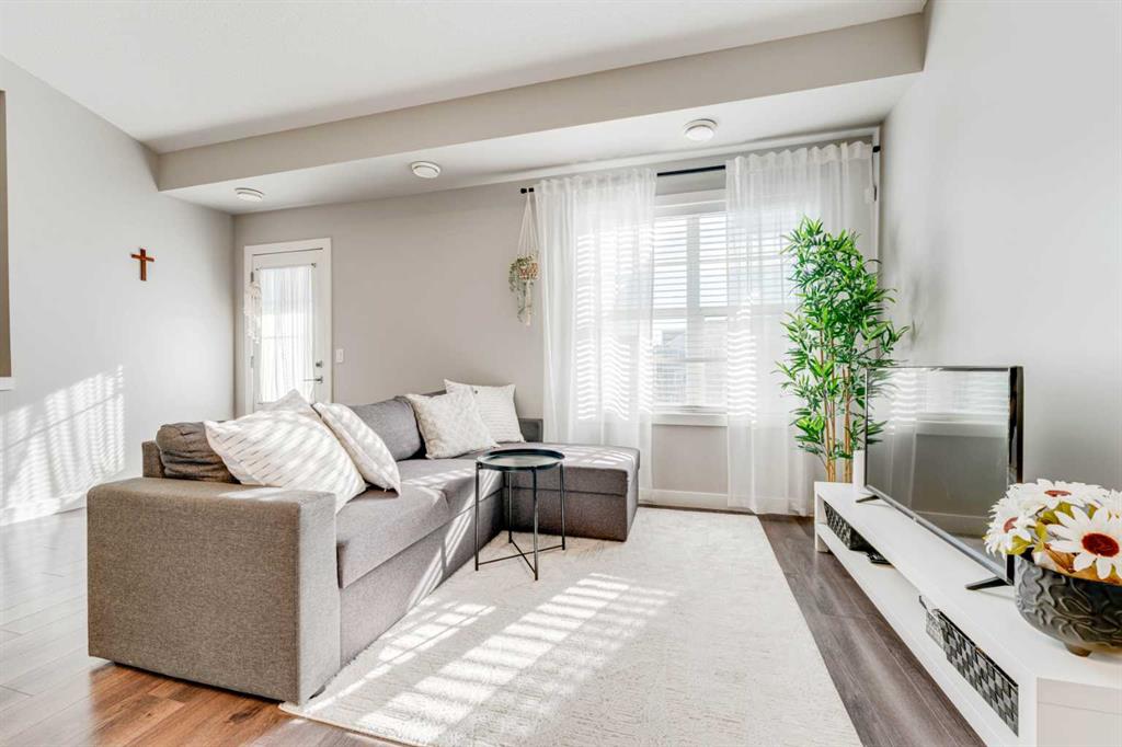 165 Evanscrest Gardens NW, Calgary, Alberta, T3P 0S1