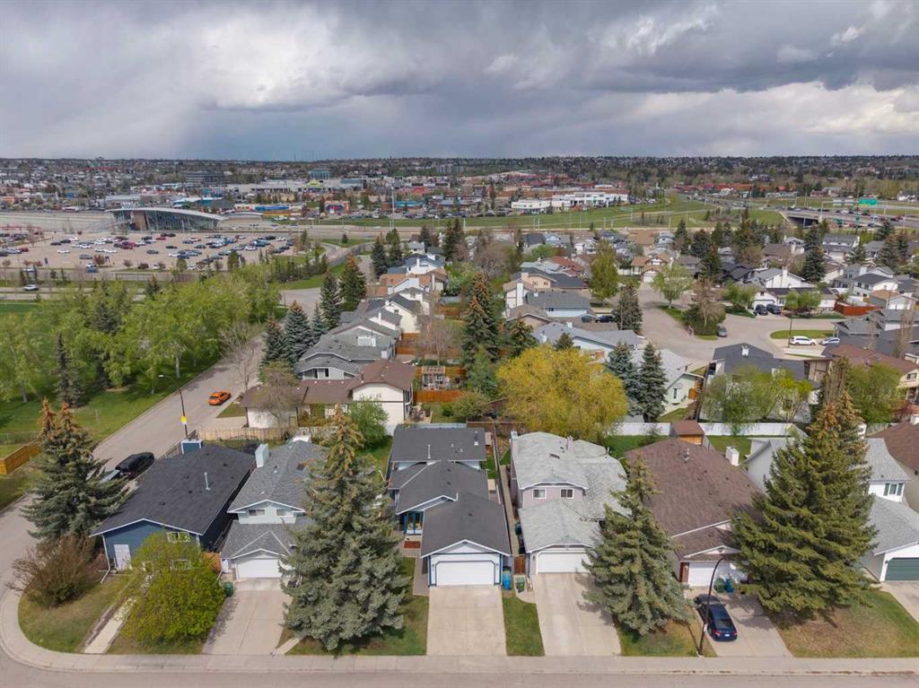44 Scenic Cove Circle NW, Calgary, Alberta, T3L 1N1