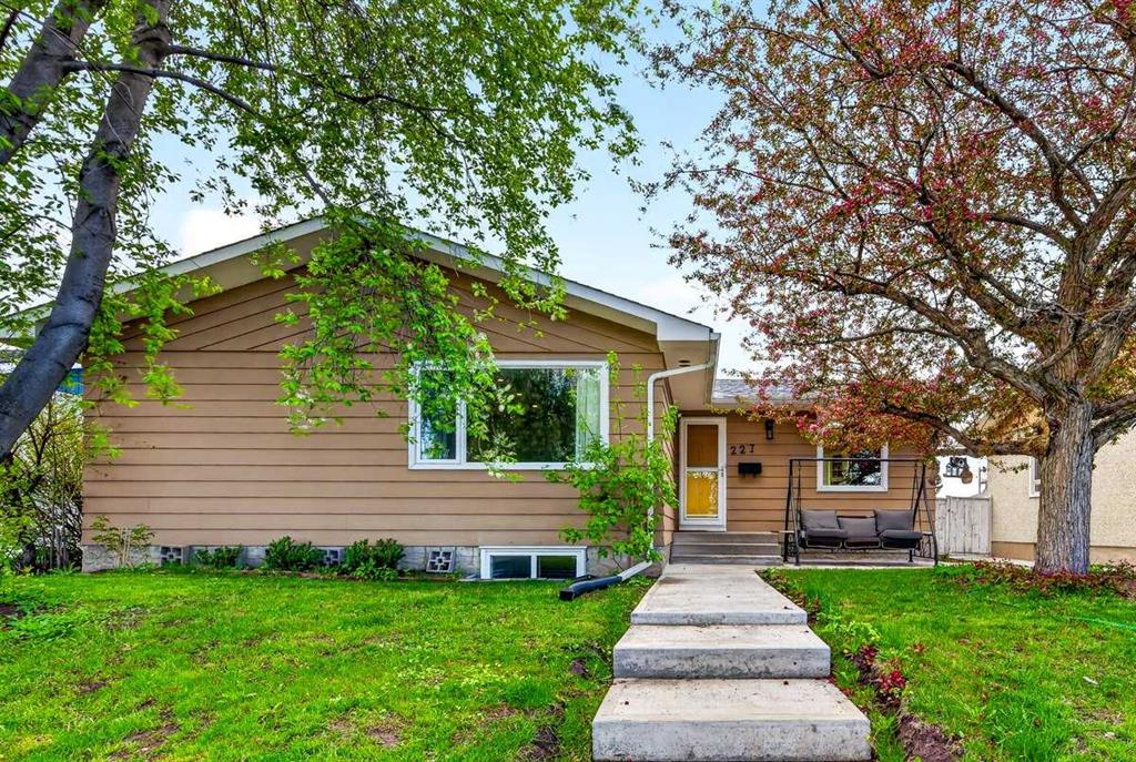 227 Martell Road NE, Calgary, Alberta, T2A 2X2