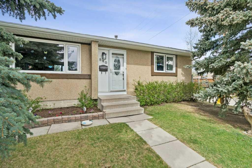 840 Pinecliff Drive NE, Calgary, Alberta, T1Y 3W7