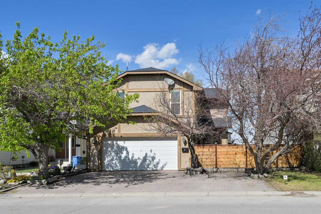 44 Coach Manor Rise SW, Calgary, Alberta, T3H 1C4