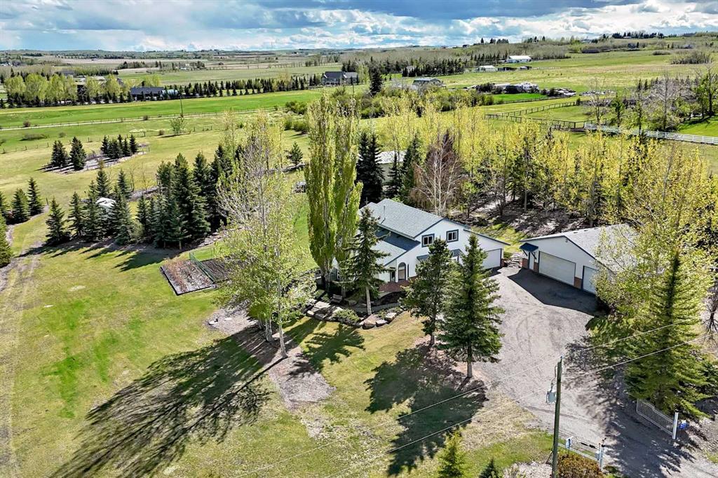 16253 262 Avenue E, De Winton, Alberta, T1S 4G7