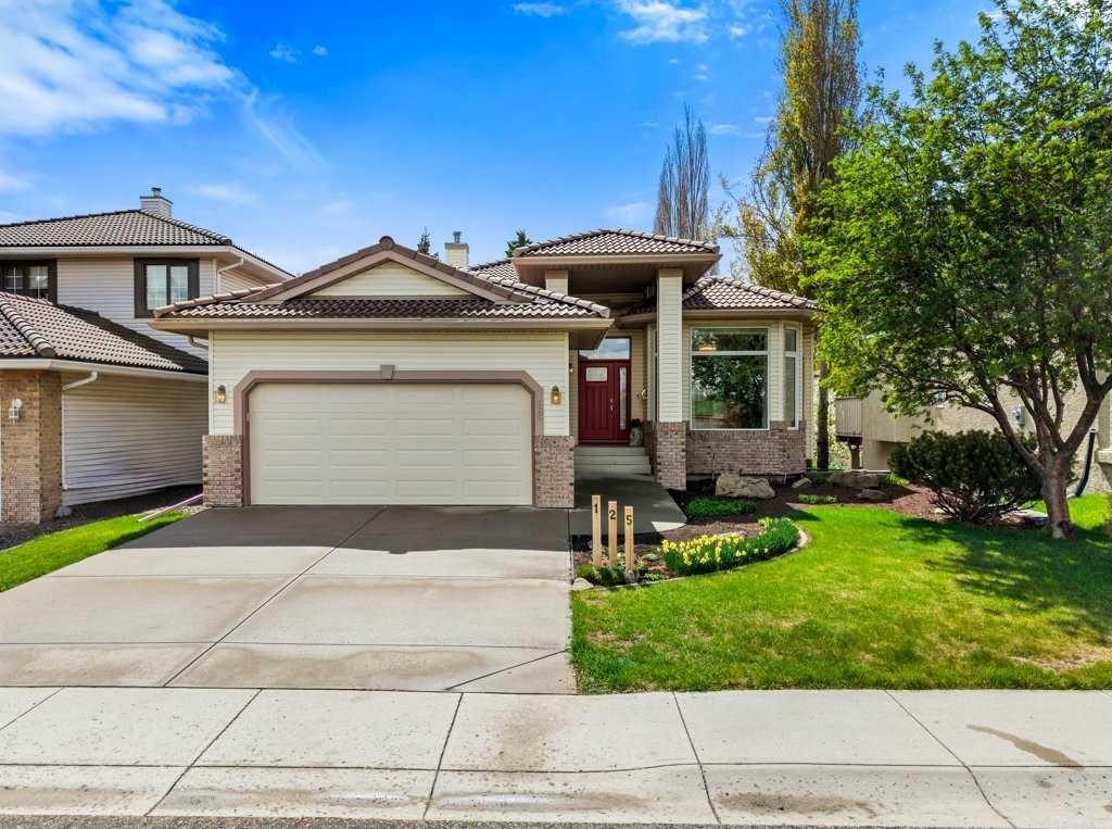 125 Woodpark Close SW, Calgary, Alberta, T2W 6H1