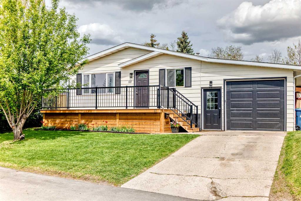 11 Huntstrom Place NE, Calgary, Alberta, T2K 5V9