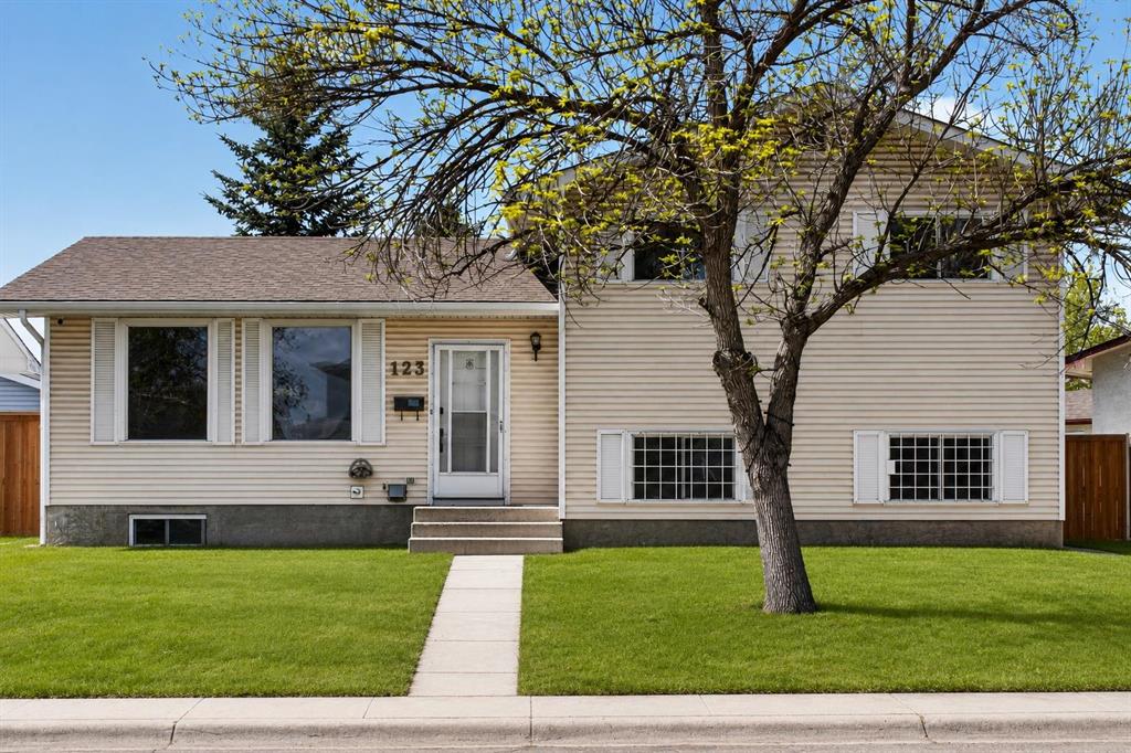 123 Rundleridge Way NE, Calgary, Alberta, T1Y 2J8