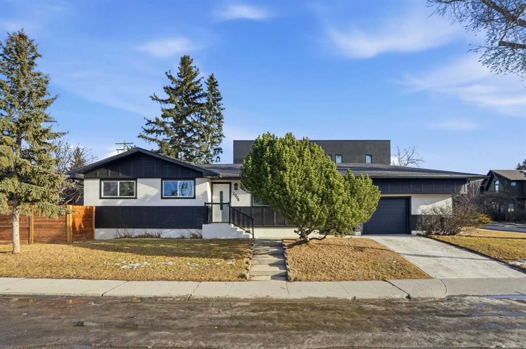 2004 18 Street NW, Calgary, Alberta, T2M 3T1