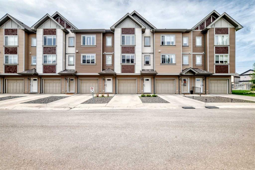 205 Copperpond Row SE, Calgary, Alberta, T2Z 1H3