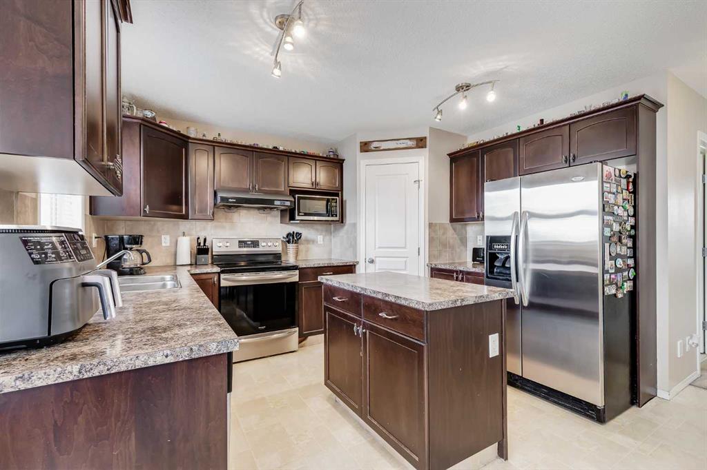 31 Taralake Gardens NE, Calgary, Alberta, T3J 0A8