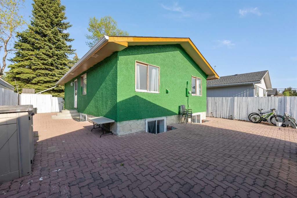 3050 30A Street SE, Calgary, Alberta, T2B 0S7