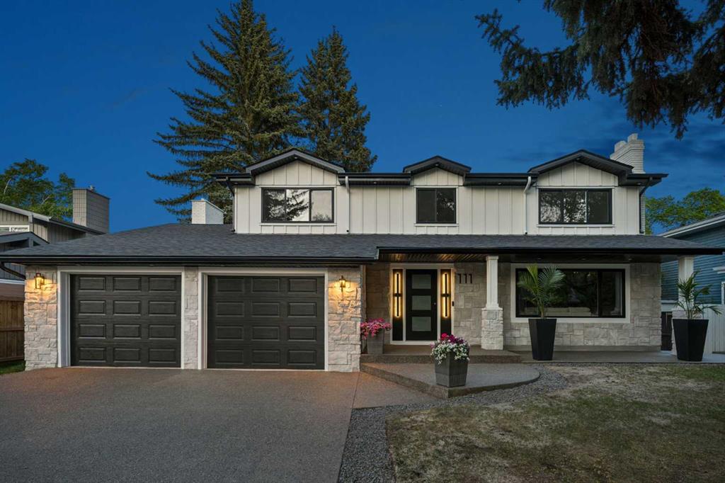 111 Canata Close SW, Calgary, Alberta, T2W 1P8