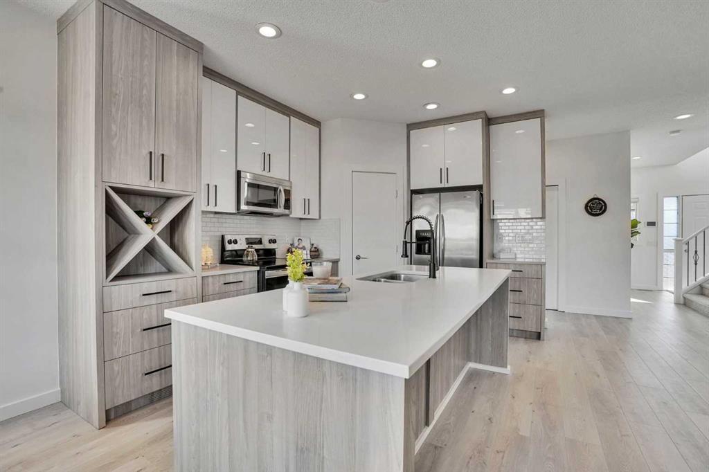 92 Prestwick Heath SE, Calgary, Alberta, T2Z 4E4