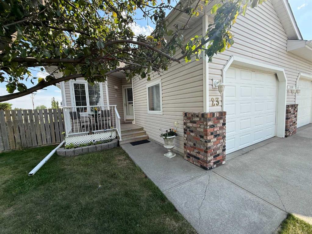 23 Skyline Crescent Crescent W, Claresholm, Alberta, T0L0T0